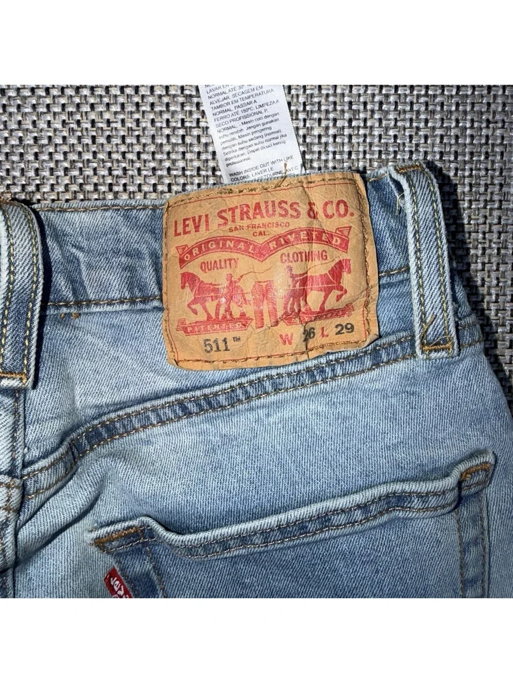 Levis 511 Slim Straight Mens Jeans 26x29 Light Wash